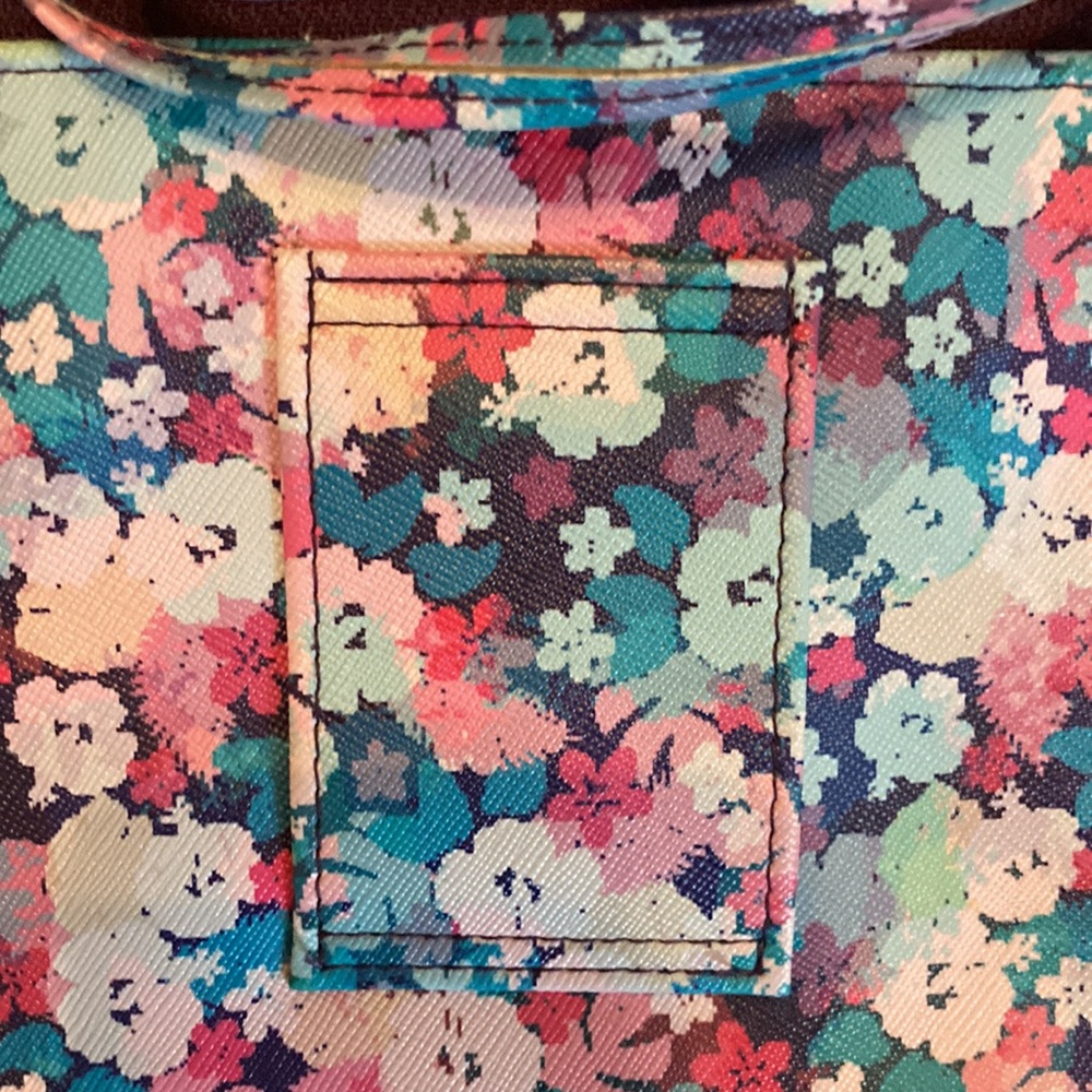 Blue floral print crossbody bag. Wrist and crossbody straps included - Picture 3 of 5